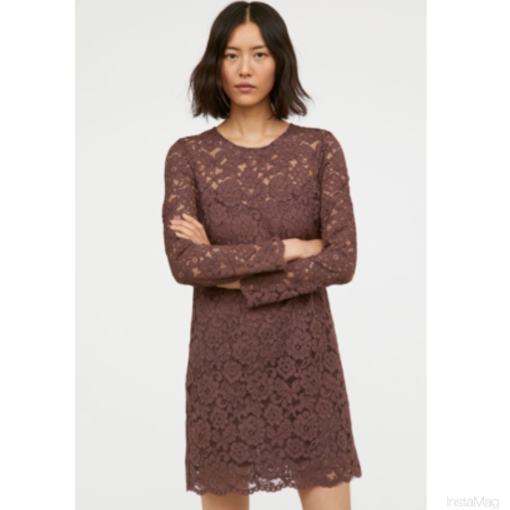 Short lace dress